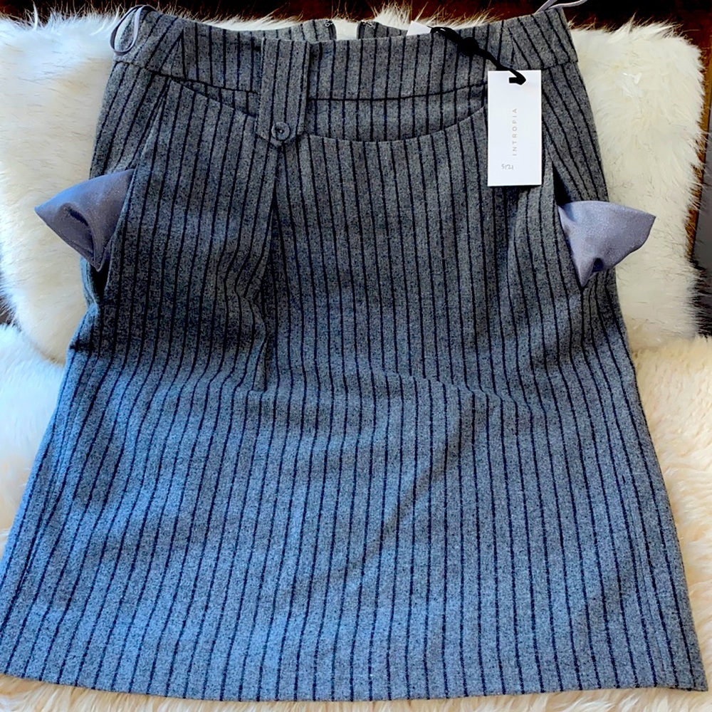 Grey autumn- winter skirt, designed in Spain